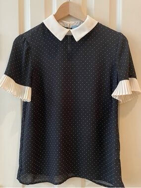 CECE BLACK AND WHITE PLEAT SLEEVE COLLARED CREPE BLOUSE, SIZE XL